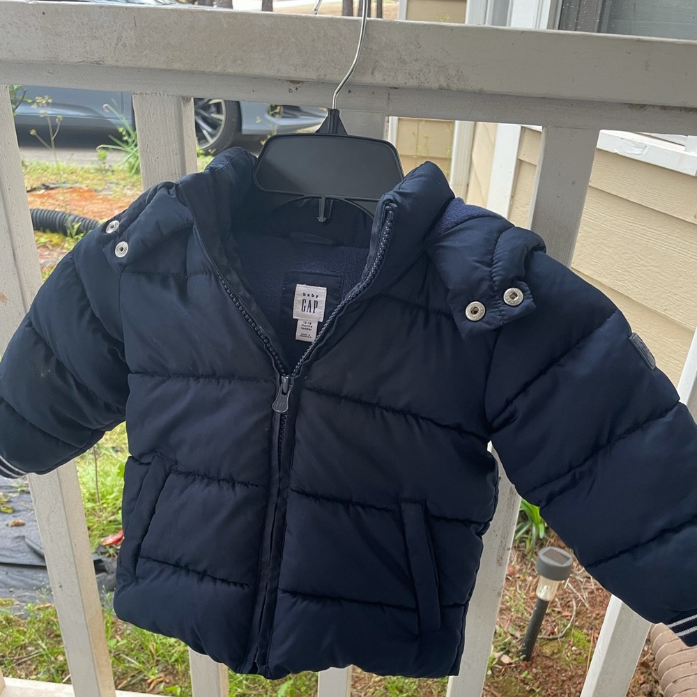 12-18 month Baby Gap puffer jacket. Worn once or twice in great condition.